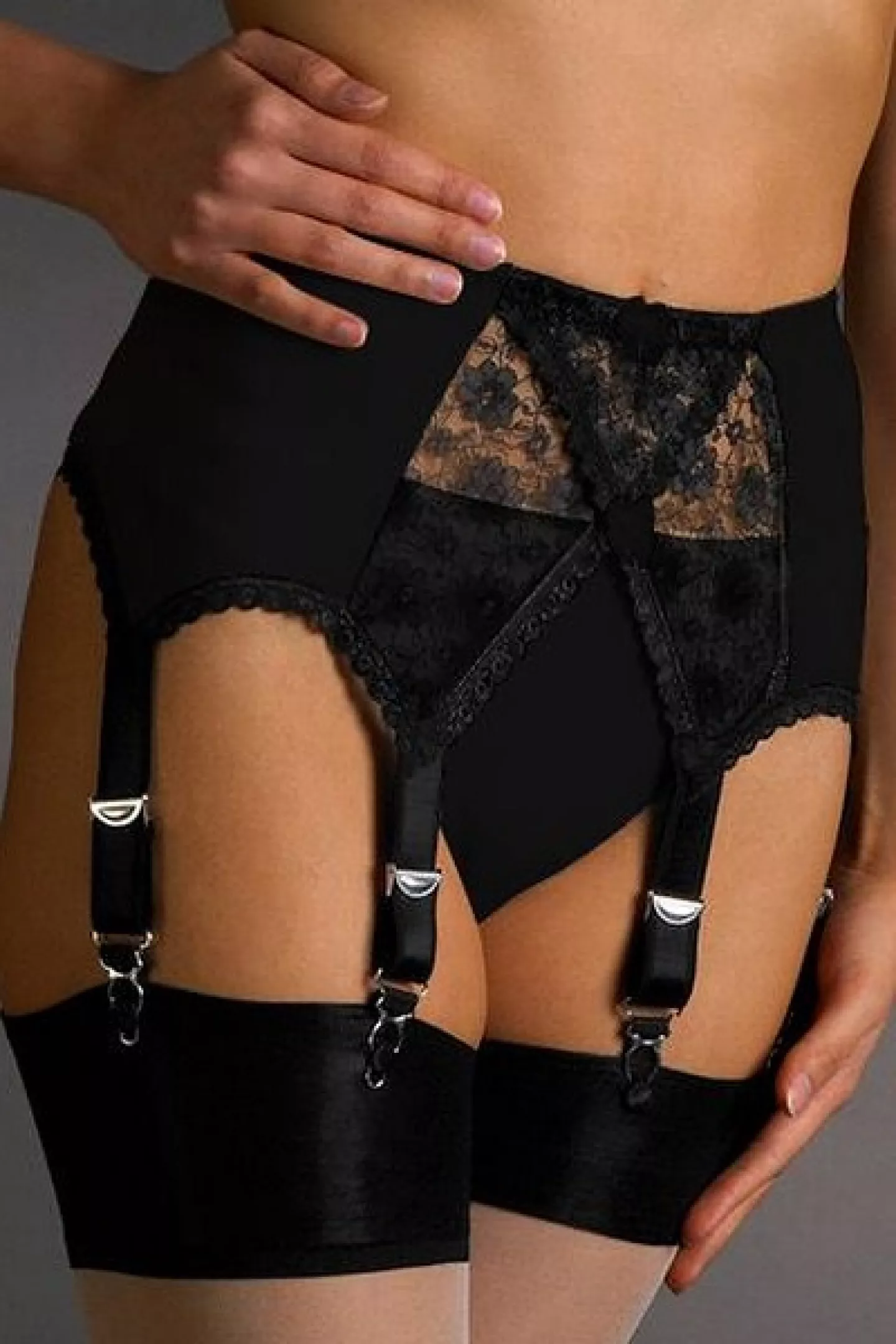 Ulla porte-jarretelles noir rétro 6 attaches nylon - Un Temps Pour Elle